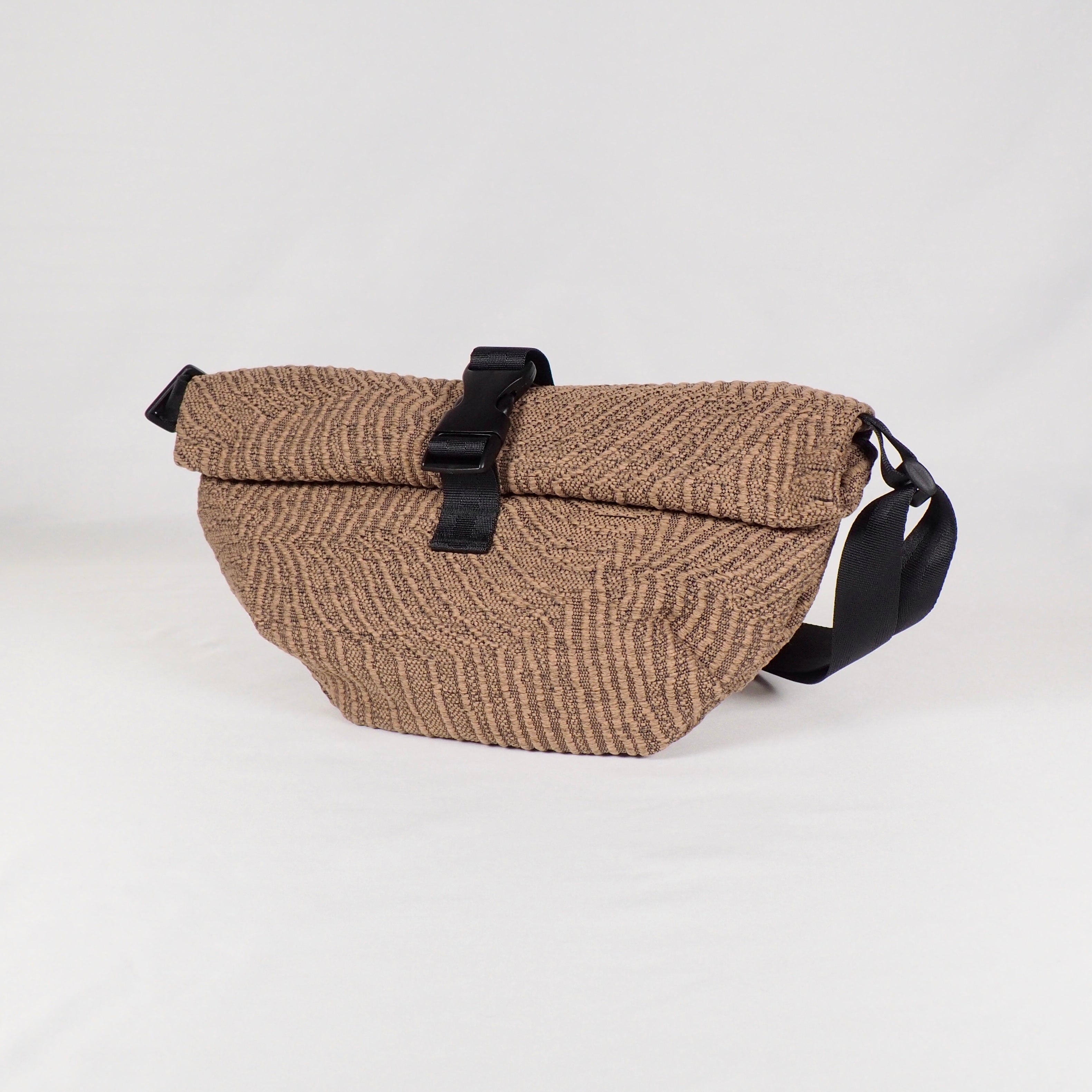 wassi handmade Bauchtasche rund